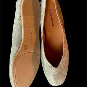 Lucky Brand Women's Cream Textured Flats